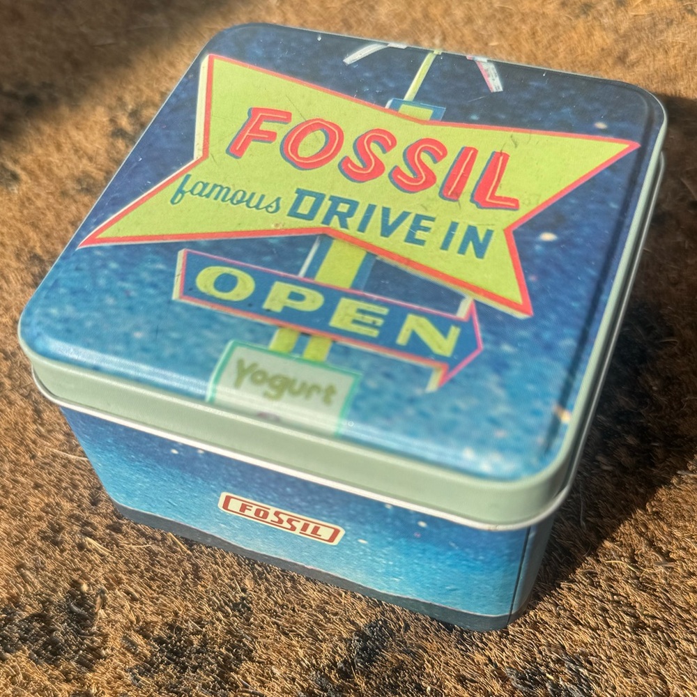 Vintage Fossil Box Retro Drive-In Tin